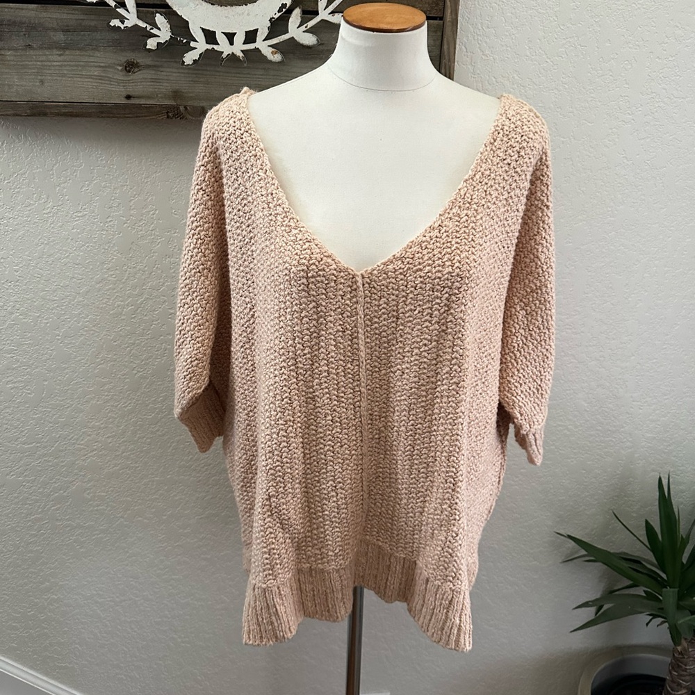 Free People Cozy Cat Knit V-Neck Sweater in Beige Cream size Small
